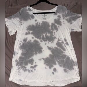 ** 2 for $10 **  American Eagle soft & sexy short sleeve v-neck tops